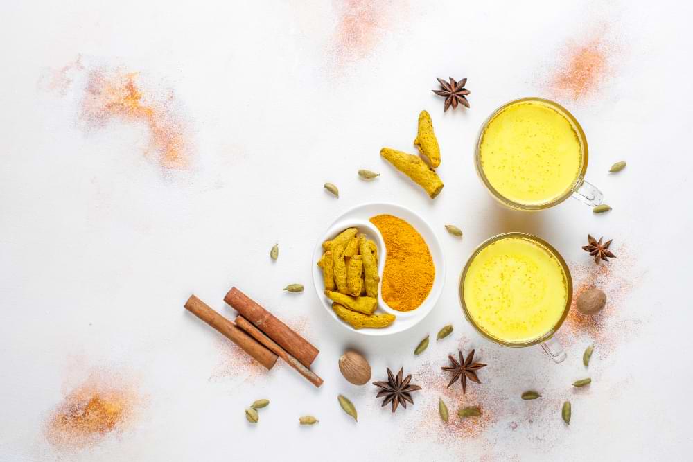 how to prepare turmeric milk at home